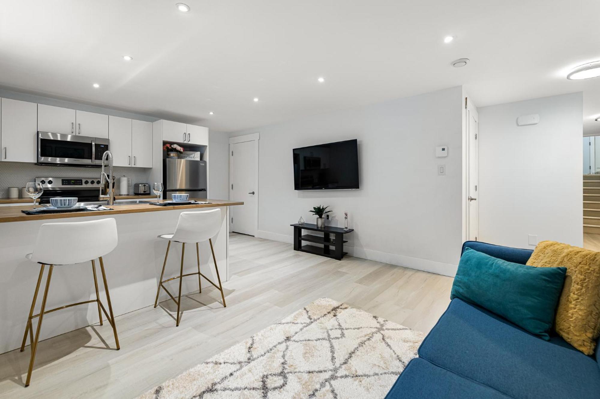 Beautiful 1 Bedroom Apartment - Private Entrance 멍크턴 외부 사진